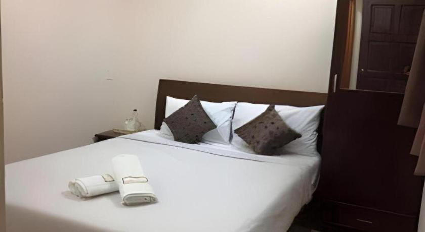 Oyo 90936 Hotel Manjoi Inn Ипох Екстериор снимка